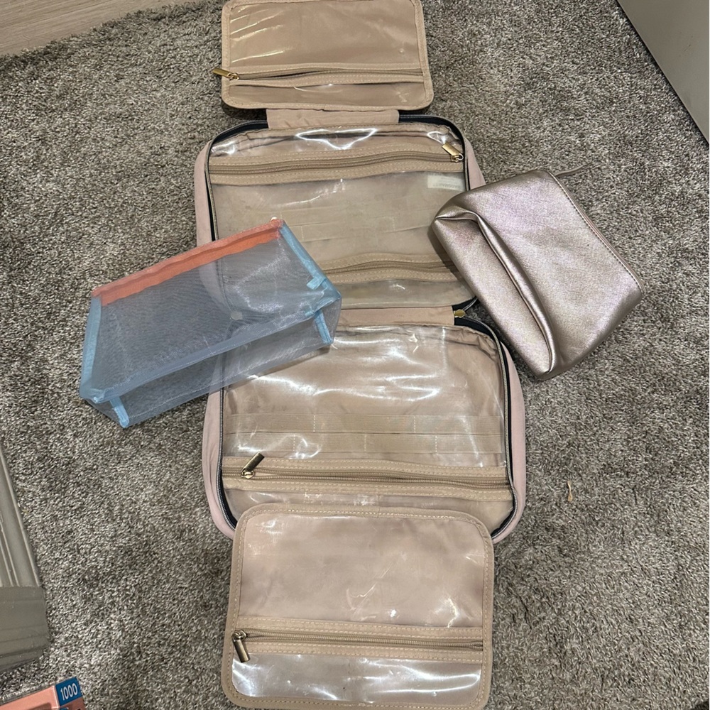 Random makeup bag bundle - Picture 2 of 2